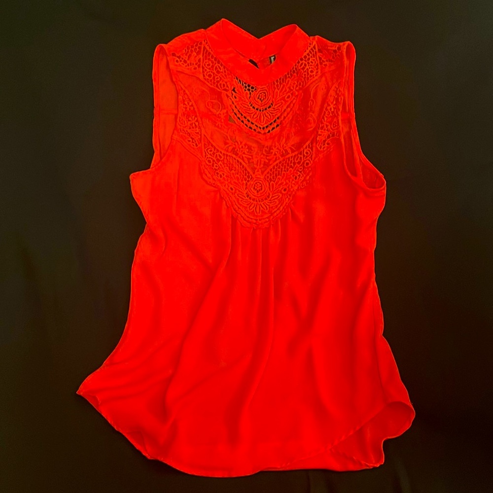 Women’s Sleeveless Top